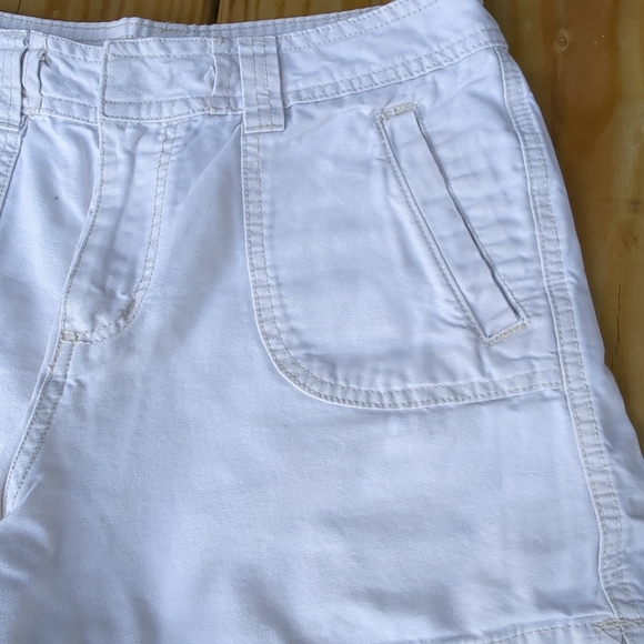 St. John's Bay Chino Shorts Off White Color 4 Pockets Size 6 - Picture 5 of 12